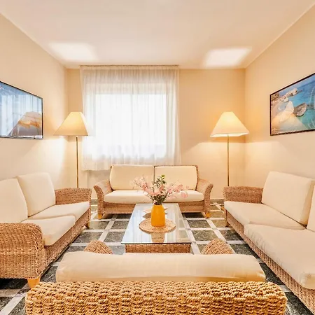 Aparthotel In Just 150 Mt From The 3*